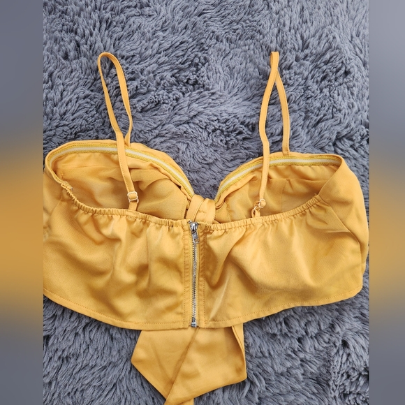 WORN ONCE Forever 21 Yellow Front Tie Crop Top - Picture 4 of 5